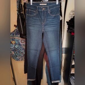 Levis 720 high rise skinny jeans, size 28